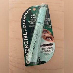 Covergirl Cleantopia Mascara in Extreme Black